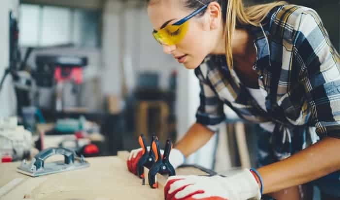 How-do-I-prevent-fogging-on-safety-glasses