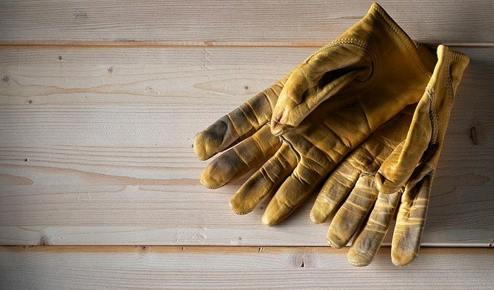 How-do-you-clean-smelly-work-gloves