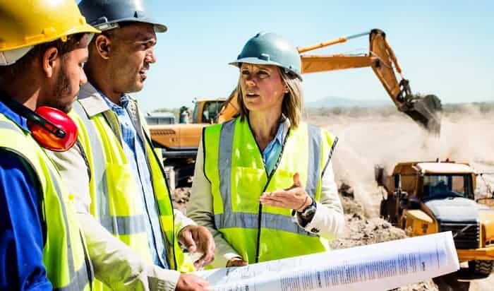 What-is-the-difference-between-hard-hat-and-helmet