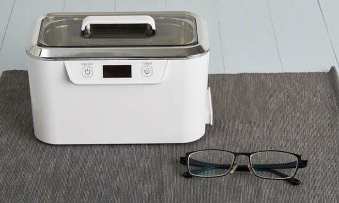 automatic-eyeglass-cleaner