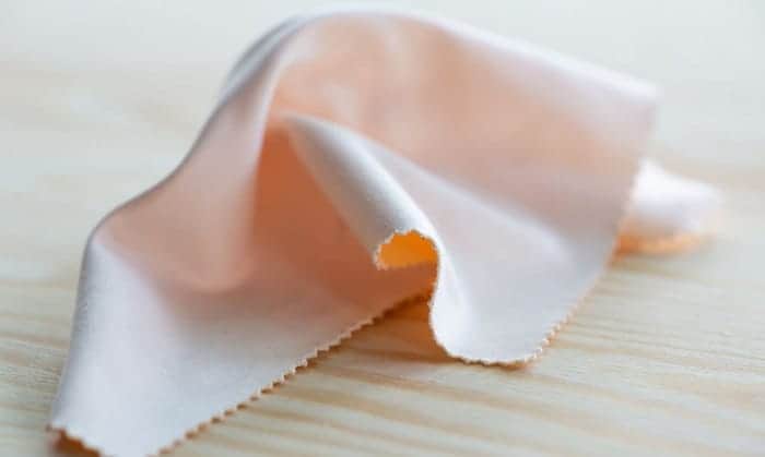 How to Clean Microfiber Glasses Cloth