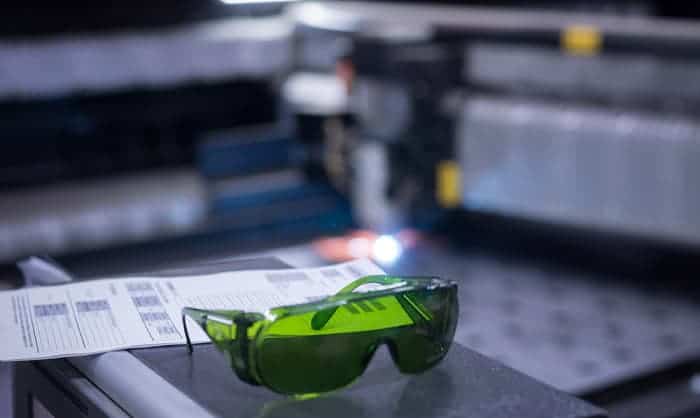 safety-glasses-for-lasers