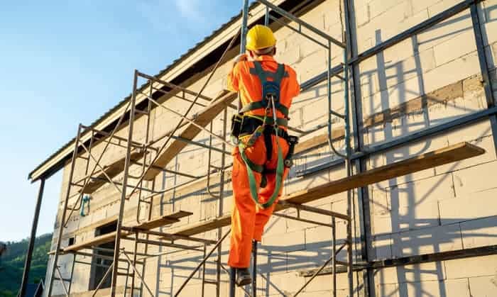 safety-harness-for-construction-workers