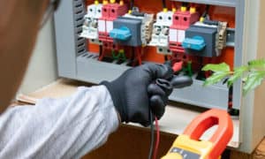 will rubber gloves prevent electric shock