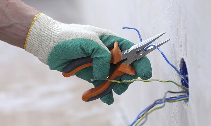 Best Disposable Gloves for Electrical Work —