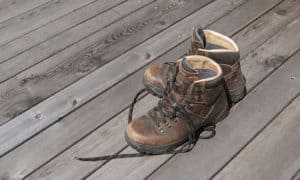 how much do steel toe boots weigh