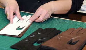 where are wells lamont gloves made