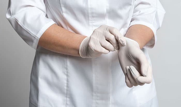 how to keep hands dry in latex gloves