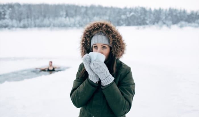 wear-gloves-on-a-winter-day