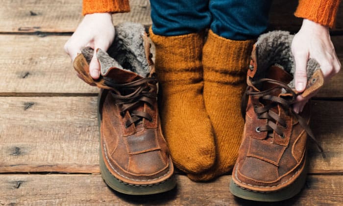 feet-sweating-in-boots