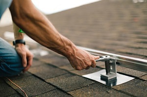 secure-yourself-on-a-roof