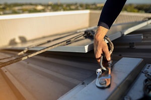 steep-roof-safety-equipment